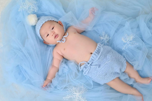 弥勒孕妇肚子上长红点