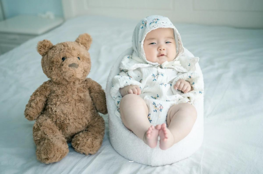 弥勒宝宝多大可以睡枕头